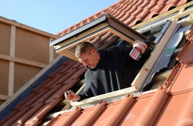 Pose de fenêtres de toit Velux à Vailhauquès